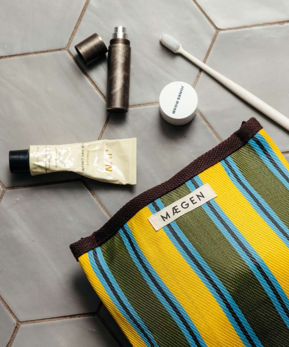 MÆGEN Stripe Pouch