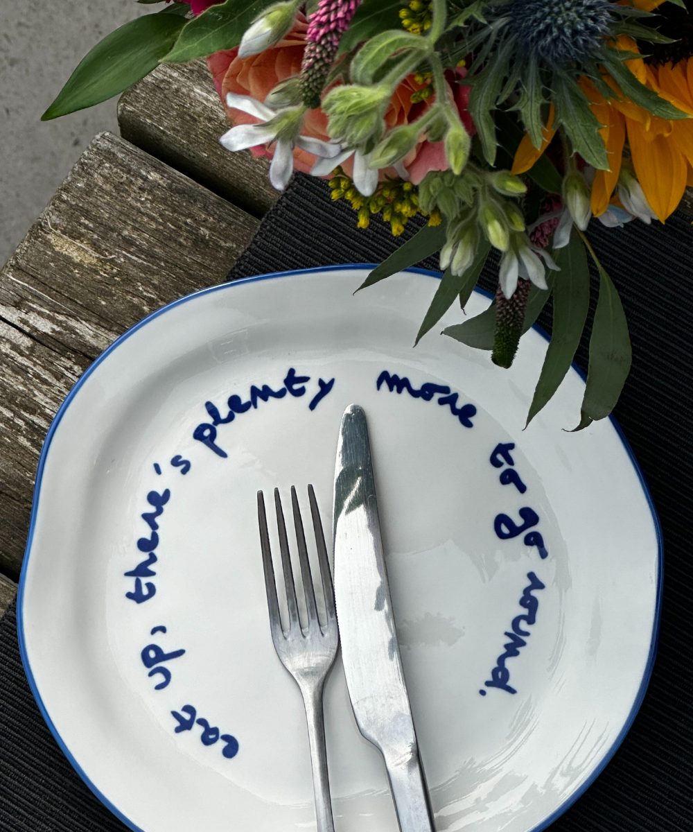MAEGEN Slogan Plates - 'Eat Up, There's Plenty More To Go Around'