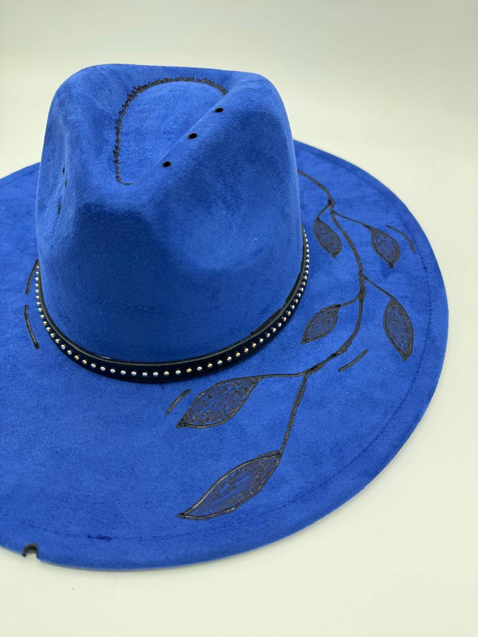 Royal blue wide bring with carvings