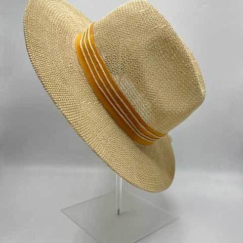 Unisex beige straw hat with feathers