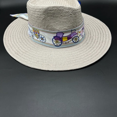 Grey summer fedora with blue details