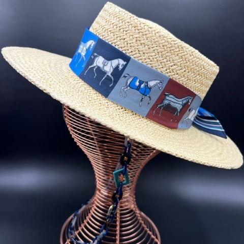 Beige paper straw with blue details