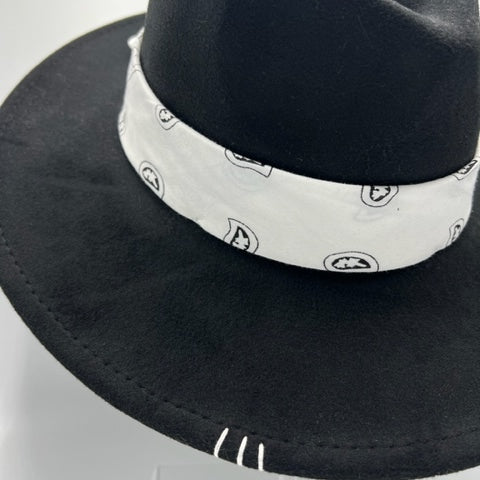 Black wide brim fedora with white bandana