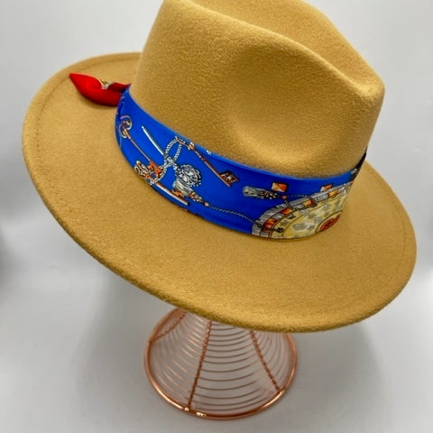 Cappuccino color fedora with key accessory