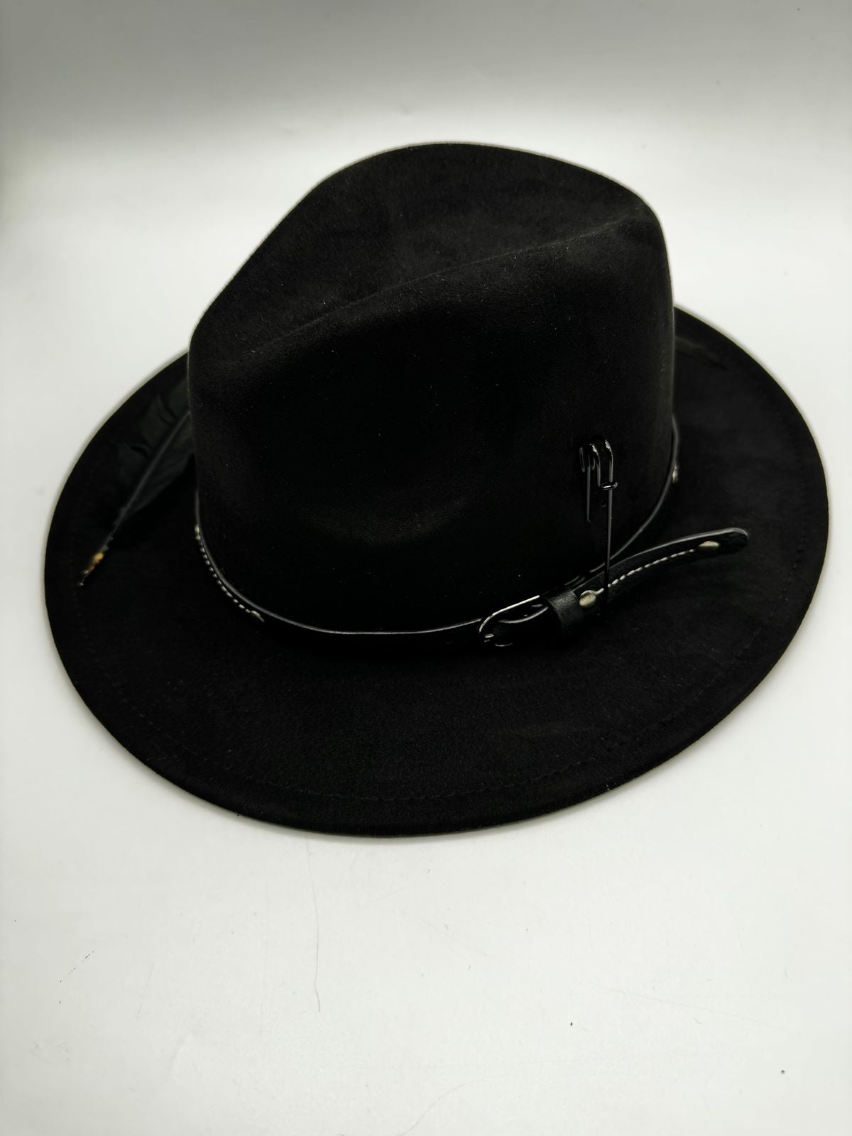 Black fedora with black details