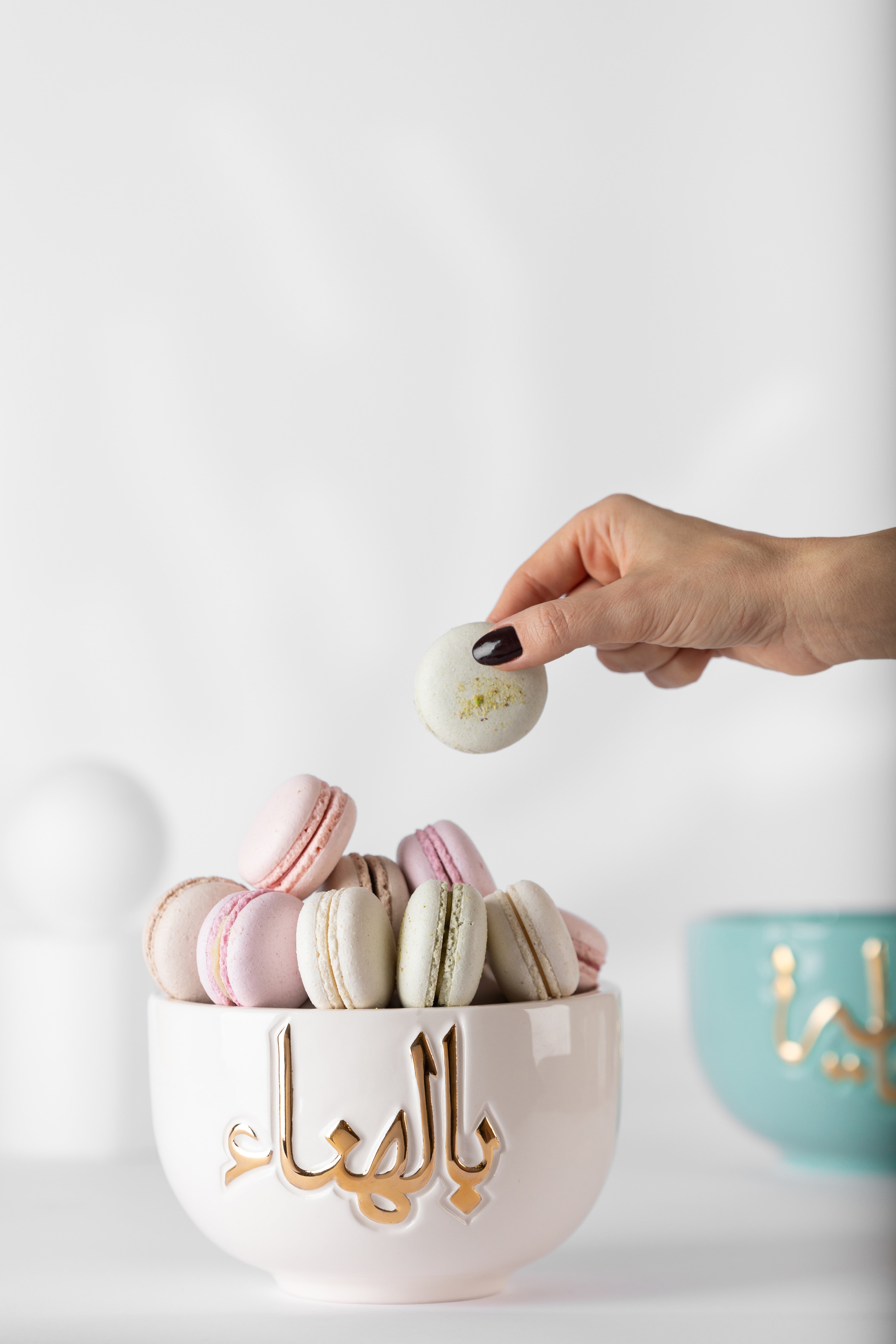 Luxury Handcrafted Ceramic Bowl – Gold Engraved 'Bel Hana' 17cm