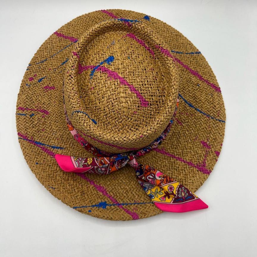 Paper straw hat with fuchsia and blue splashes
