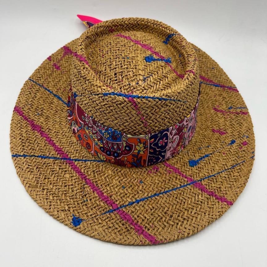 Paper straw hat with fuchsia and blue splashes