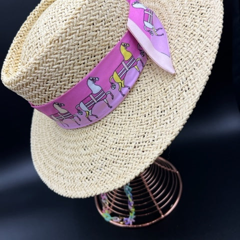 Paper straw with lilac details