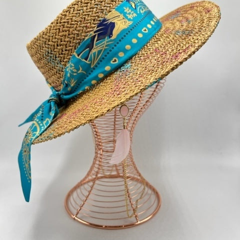 Straw summer hat with turquoise and golden chain