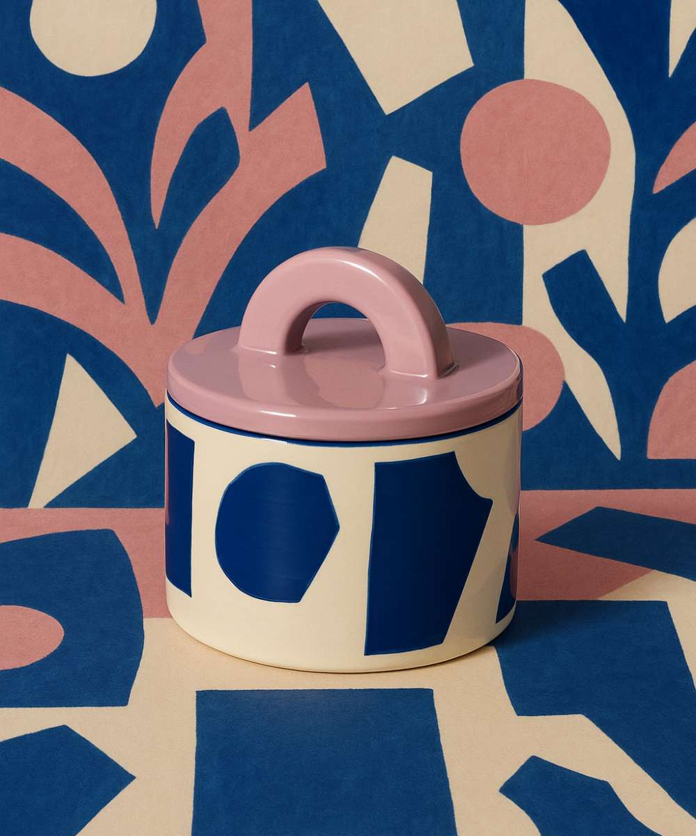 MÆGEN Pablo Pot Ceramic Candle - Fruity Crisp Green Apple