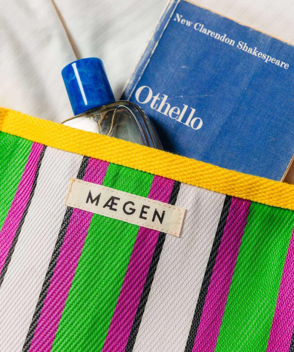 MÆGEN Stripe Pouch