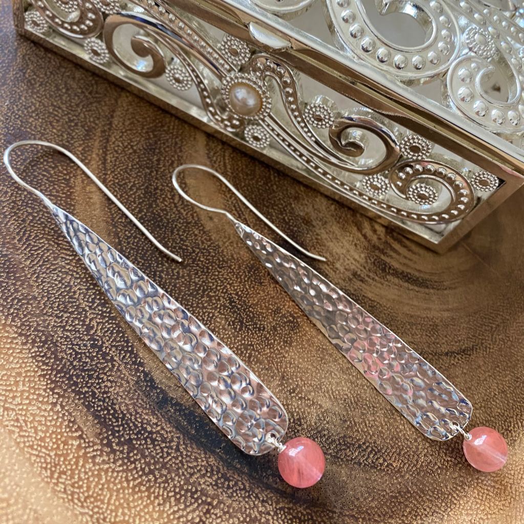 ROSE QUARTZ TEXTURED FASHION EARRINGS