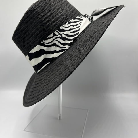 Natural straw black colour fedora with white and black scarf