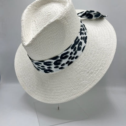 Natural white straw fedora black and white scarf