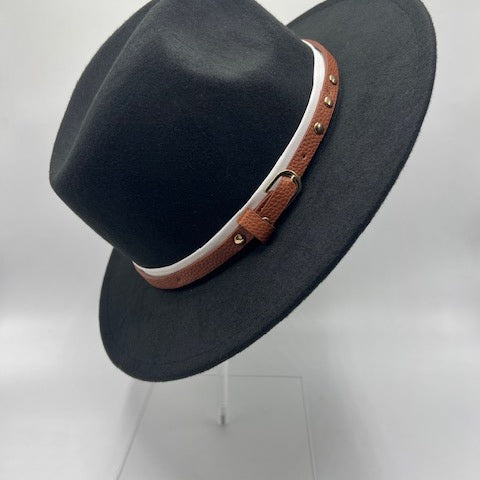 Classic and chic fedora with stars