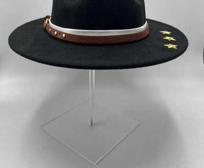 Classic and chic fedora with stars