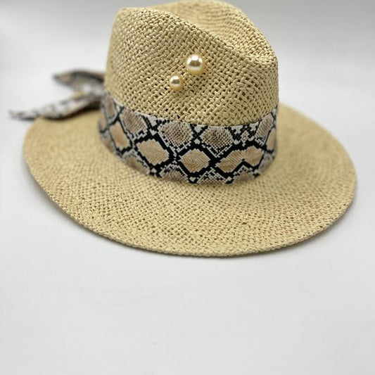 Beige natural straw fedora with pearl