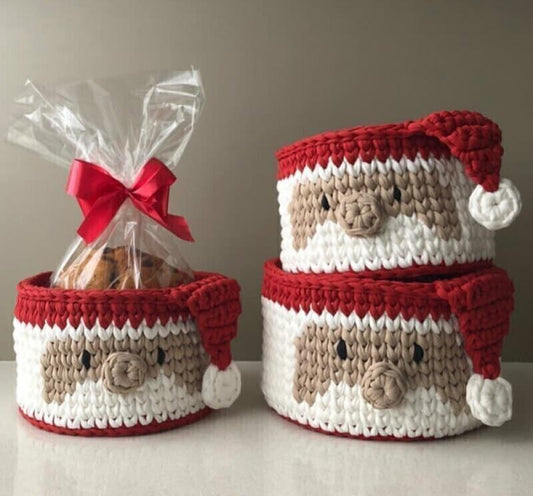 Crochet Santa basket for Christmas gifts