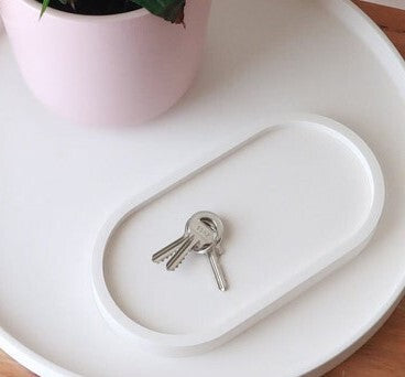 Decorative Oval Trinket Tray / Soap Dish. ( white) can be combined with Shell Tray