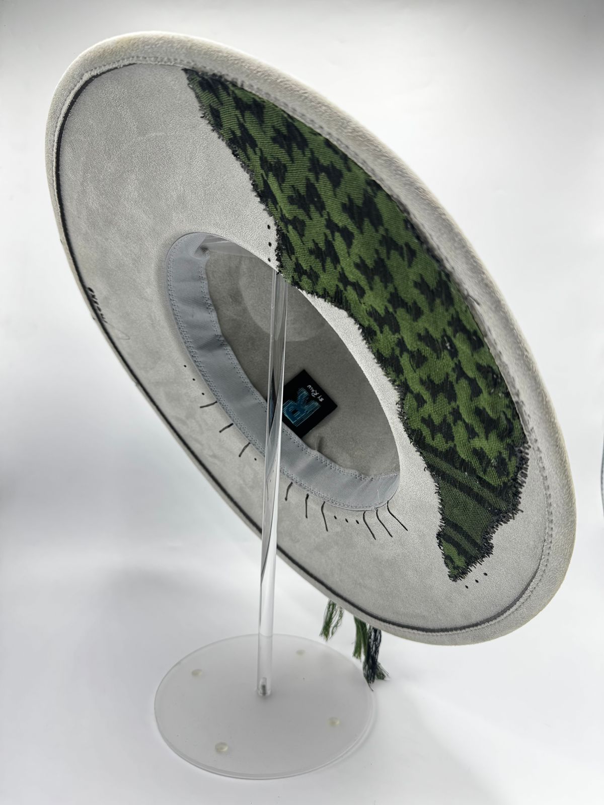 Wide brim grey suede fedora with green