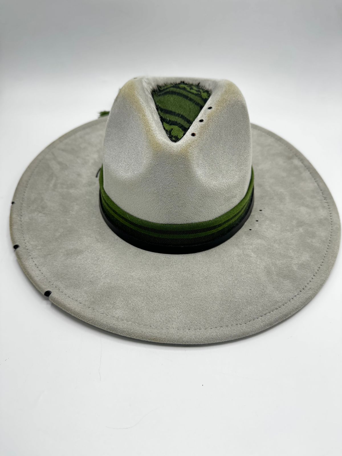 Wide brim grey suede fedora with green