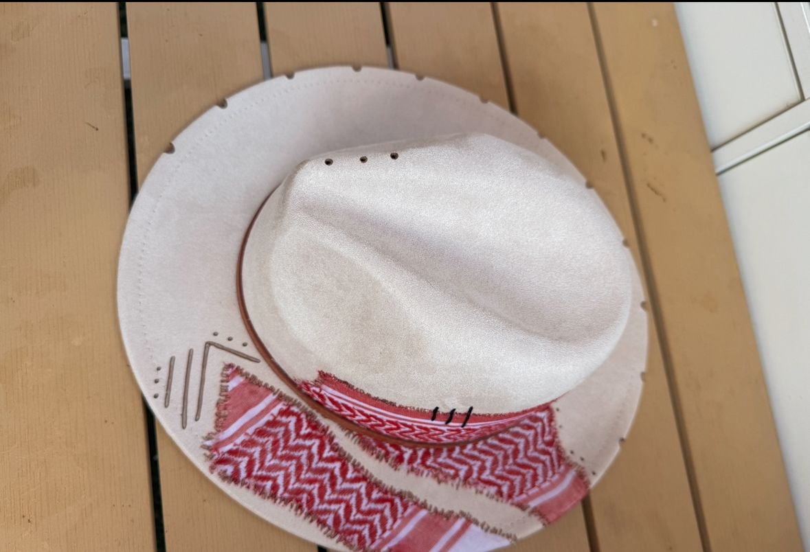 Beige suede fedora with Arabic influence