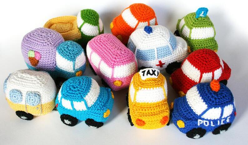 Little ice cream amigurumi car soft toy.