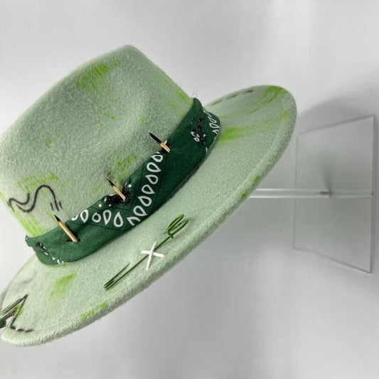 Pistachio fedora with green and back details