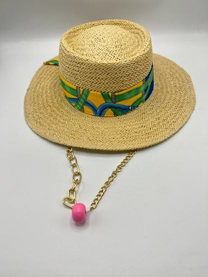 Straw summer hat with pink touches