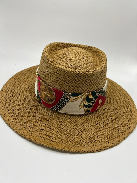 Summer paper straw hat with gold chain