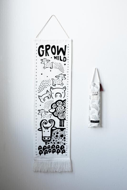 Wee Gallery Canvas Growth Charts - Farm Yard