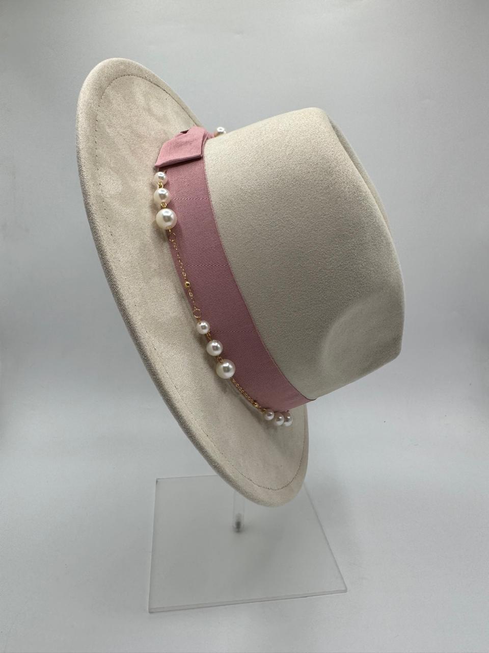 Beige suede fedora with pearls