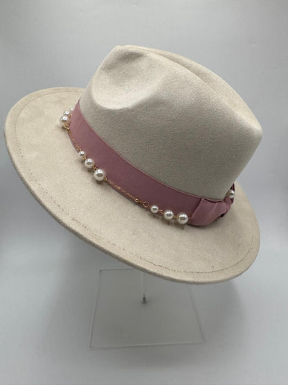 Beige suede fedora with pearls