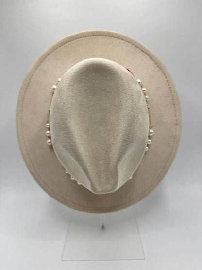 Beige suede fedora with pearls