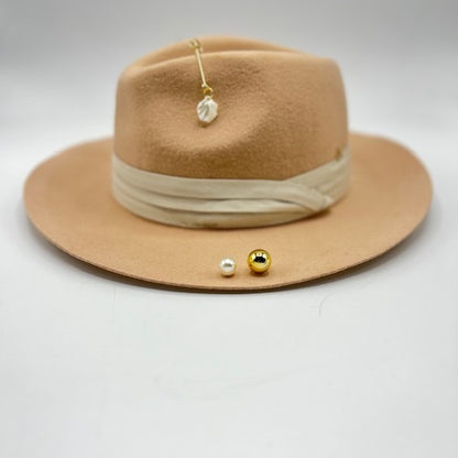 Wool off pink fedora with pearls